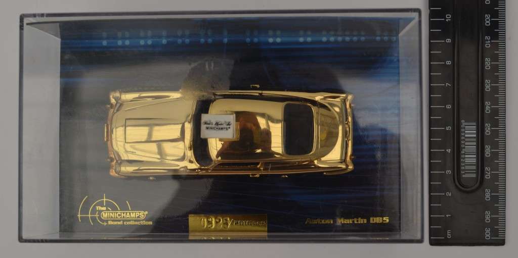 James Bond DB5 Aston Martin Limited Edition mini champs 1:43 as per photo