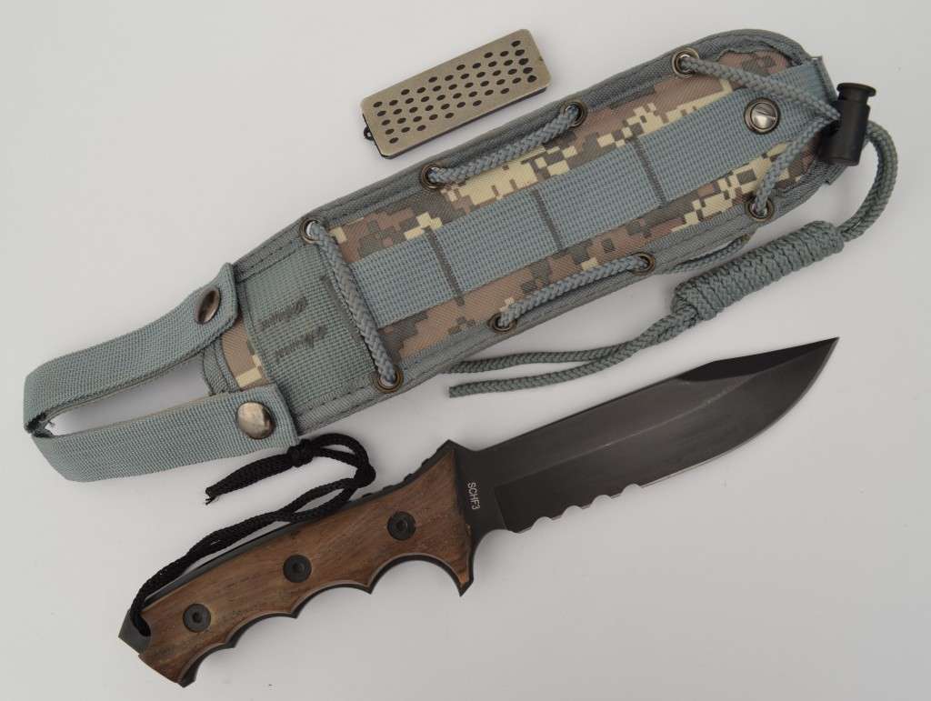 Schrade Extreme Survival knife with sheath 30cm as per photo