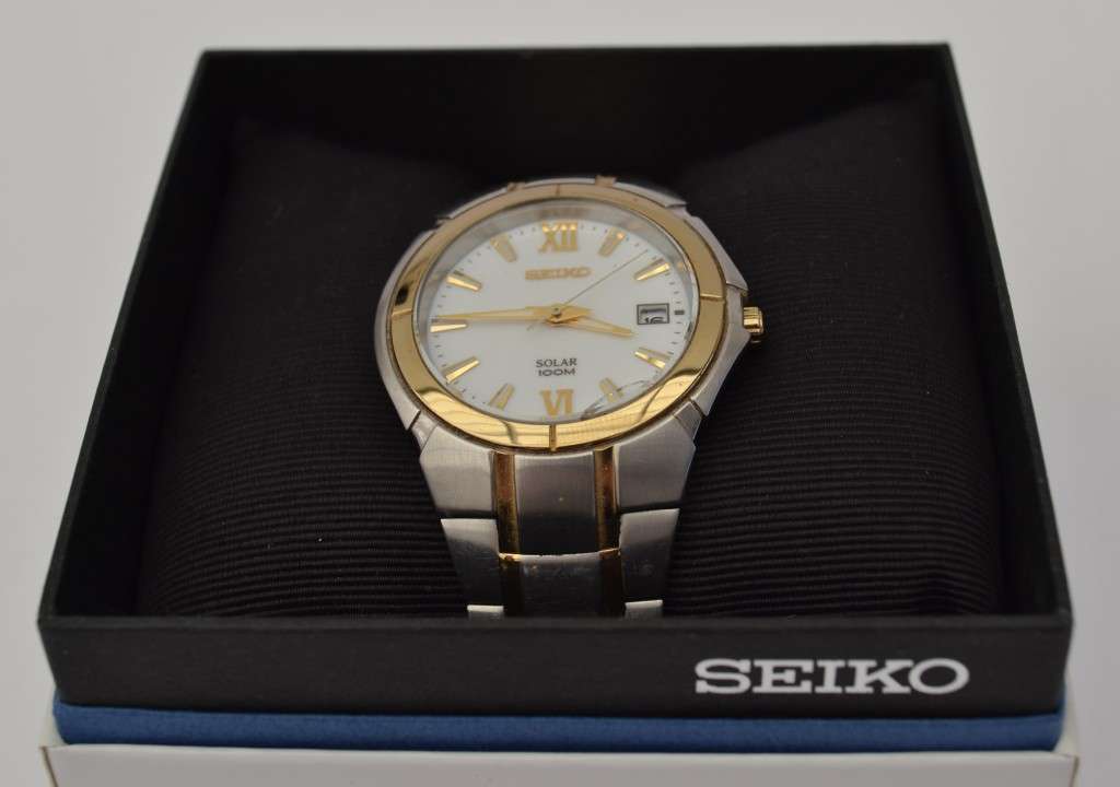 Seiko Chronograph Solar 2-tone Watch 100m in box - working as per photo