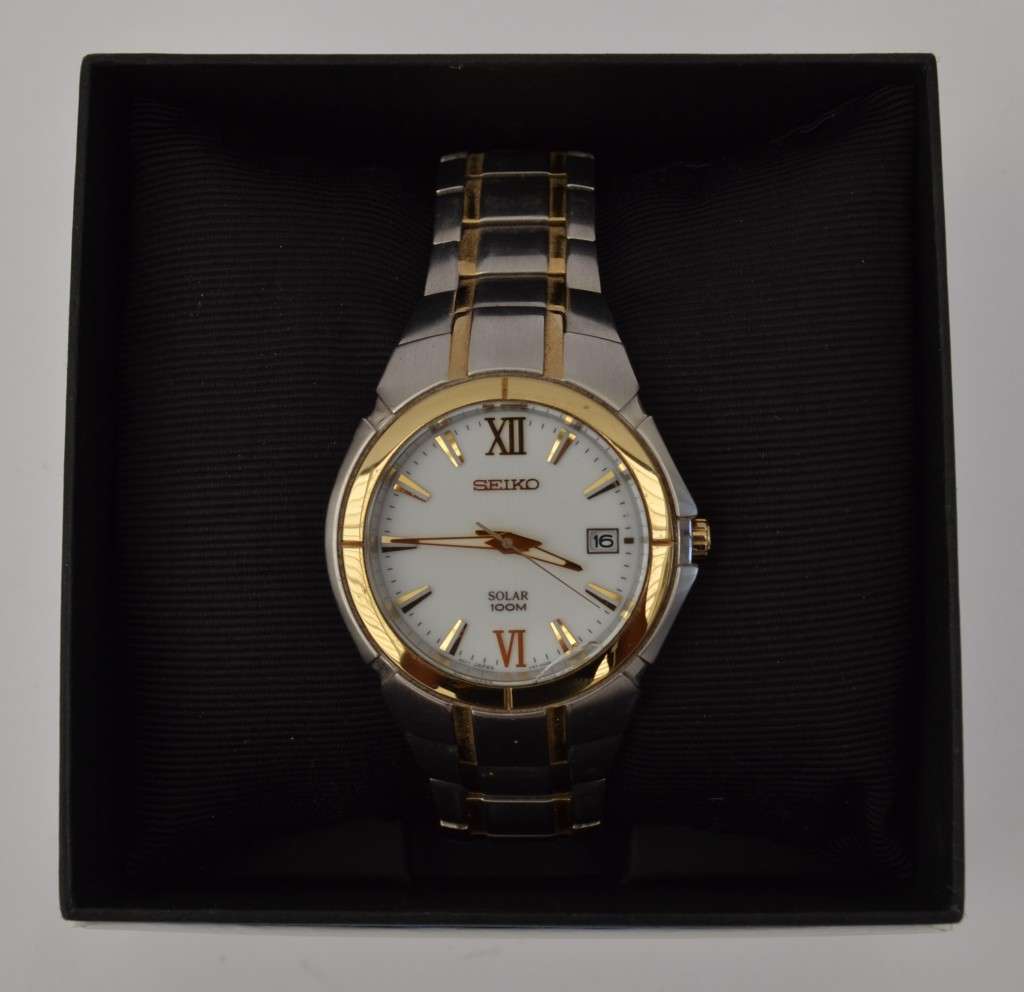 Seiko Chronograph Solar 2-tone Watch 100m in box - working as per photo