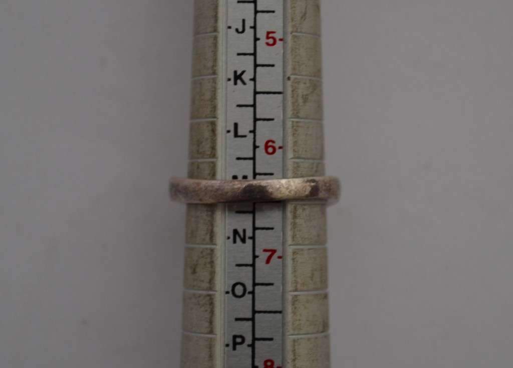 925 Sterling Silver Ring weight 3.3g size M as per photo