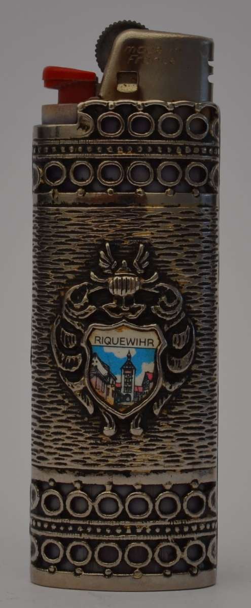 Vintage lighter, working as per photo