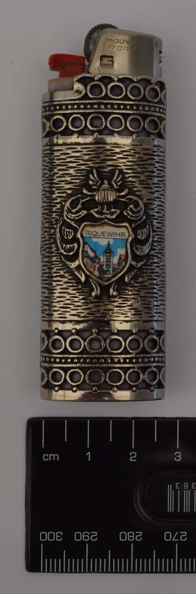 Vintage lighter, working as per photo