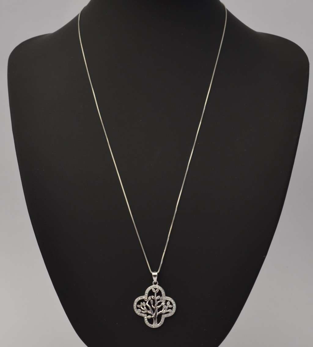 925 Sterling Silver Tree of Life Pendant and Chain weight 4g as per photo