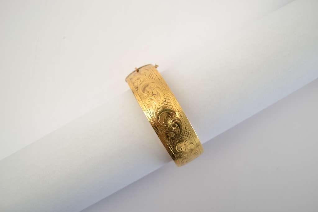 Vintage 9k Metal Core Bangle weight 41g as per photo