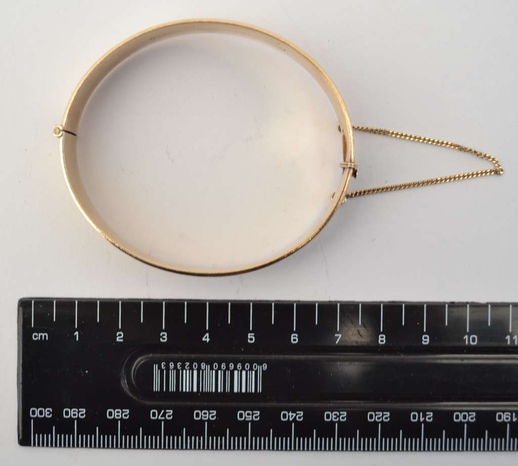 Vintage 9k Metal Core Bangle weight 34g as per photo