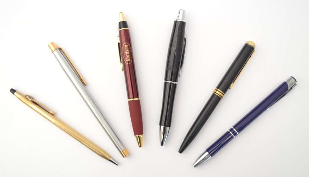 Lot of 6 assorted pens as per photo