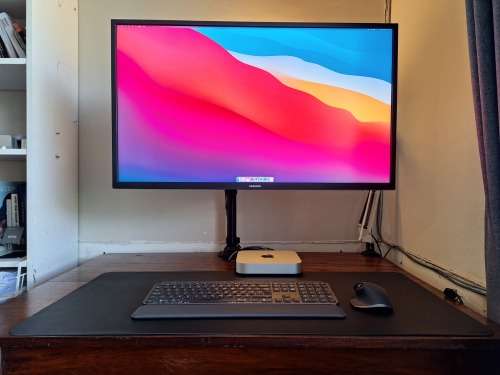 Samsung 32` ViewFinity UJ59 4K UHD AMD FreeSync Monitor - Like new