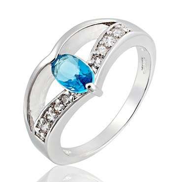 **STUNNING WHITE GOLD OVAL CUT AQUAMARINE RING**