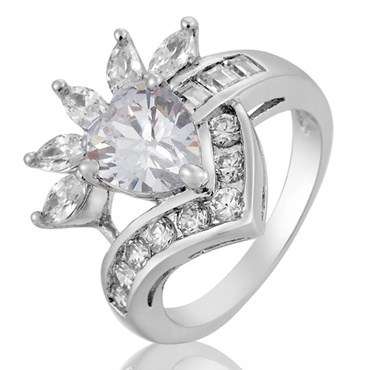 **DESIGNER WHITE GOLD HEART CUT WHITE TOPAZ COCKTAIL RING**