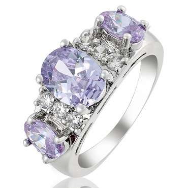 **STUNNING WHITE GOLD OVAL CUT TANZANITE RING**