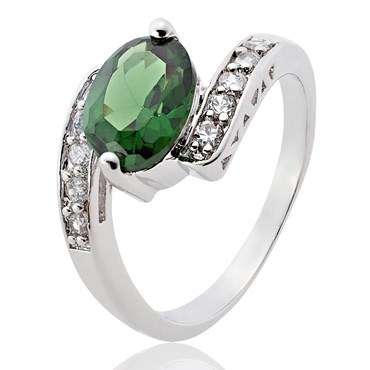 **STUNNING WHITE GOLD OVAL CUT GREEN EMERALD RING**