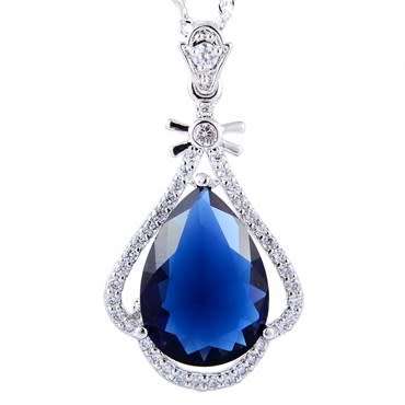 **GORGEOUS PEAR CUT WHITE GOLD BLUE SAPPHIRE PENDANT AND CHAIN**