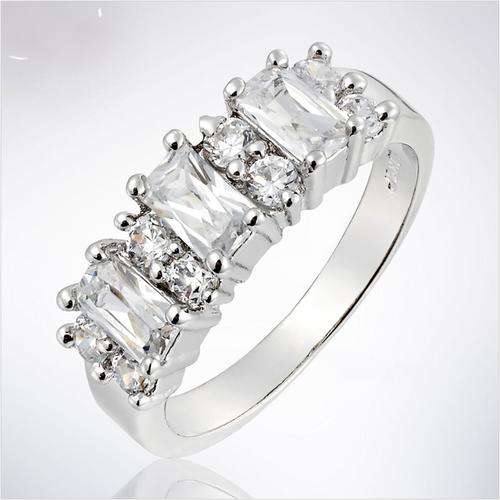 **CLASSIC WHITE GOLD SQUARE CUT DIAMOND ENGAGEMENT RING**