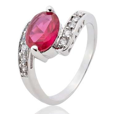 **STUNNING WHITE GOLD OVAL CUT RED RUBY  RING**