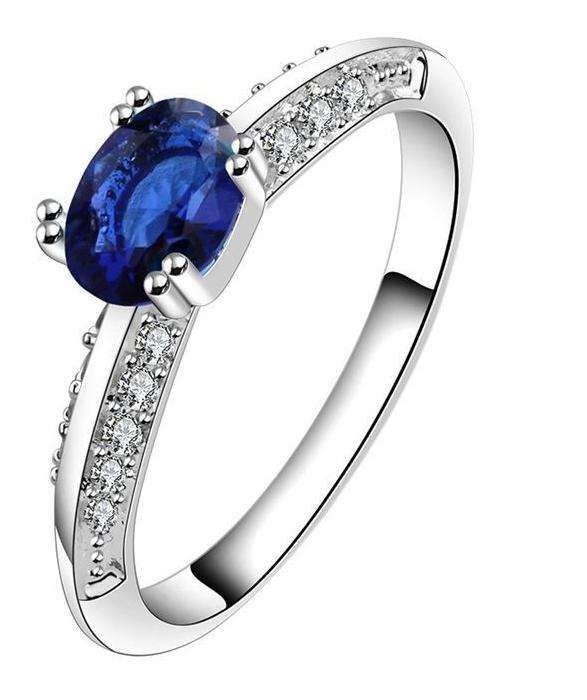**STUNNING SAPPHIRE OVAL CUT ENGAGEMENT RING **