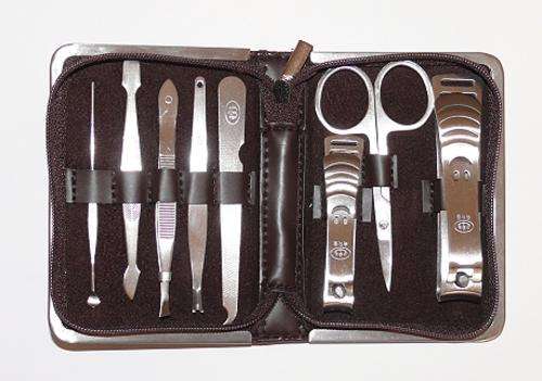 High Quality Professional Manicure Set in stunning case - 8 piece