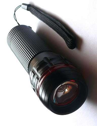 5W Cree police flash light / torch - last 100 000 hours - 200 Lumen - focus in / out - flashing mode