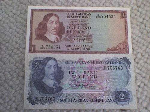 TW DE JONGH ENG/AFR A286-734534 One Rand and AFR/ENG D43-703760 Twee Rand both XF
