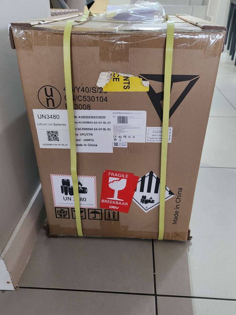 BLUETTI AC200 MAX 2200w PORTABLE POWER STATION