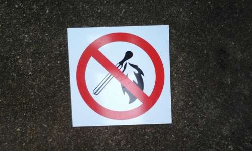 Sign  - no lighting fire / flammable area
