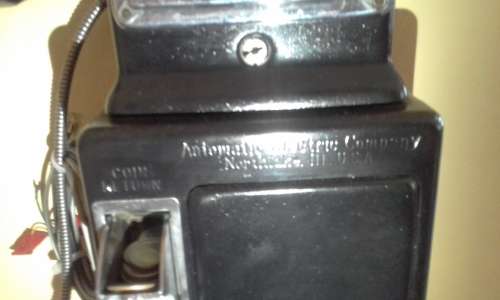 Vintage - Telephone Original wall mounted coin operated automatic electric 3 slot payphone - USA
