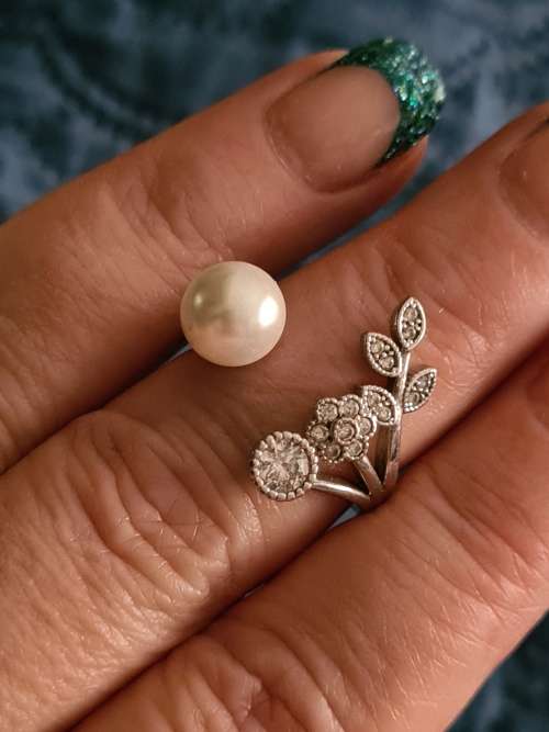 925 Sterling Silver Flower and Pearl Ring