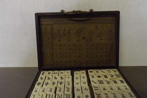 MAHJONG SET - VINTAGE BONE AND BAMBOO - SINGAPORE RULES