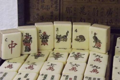 MAHJONG SET - VINTAGE BONE AND BAMBOO - SINGAPORE RULES