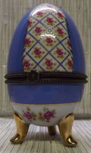 VINTAGE LIMOGES FOOTED EGG SHAPED TRINKET HOLDERS - TWO from SUEZYT-  REDUCED