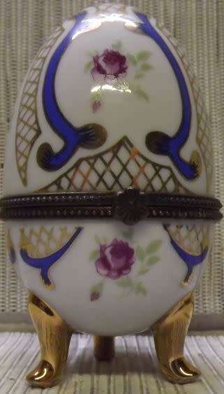 VINTAGE LIMOGES FOOTED EGG SHAPED TRINKET HOLDERS - TWO from SUEZYT-  REDUCED