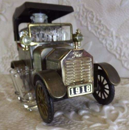 MODEL FORD T CAR MUSICAL DECANTER from SUEZYT