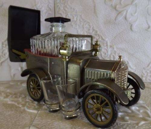 MODEL FORD T CAR MUSICAL DECANTER from SUEZYT