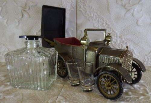 MODEL FORD T CAR MUSICAL DECANTER from SUEZYT