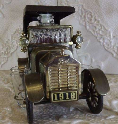 MODEL FORD T CAR MUSICAL DECANTER from SUEZYT