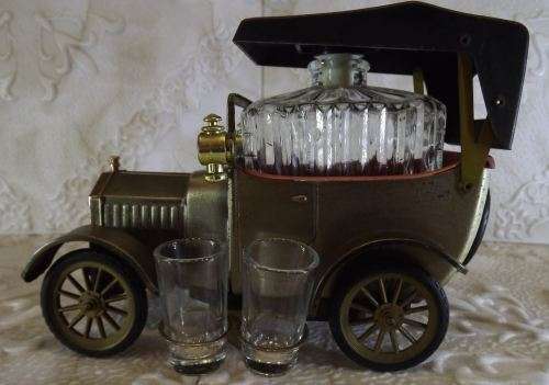 MODEL FORD T CAR MUSICAL DECANTER from SUEZYT