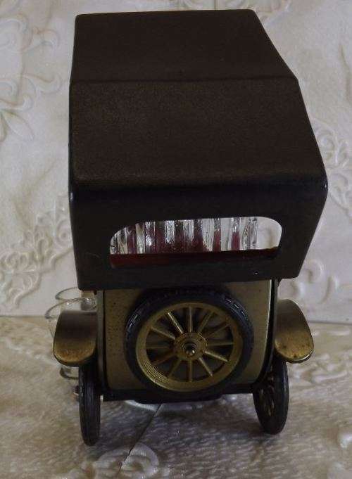 MODEL FORD T CAR MUSICAL DECANTER from SUEZYT