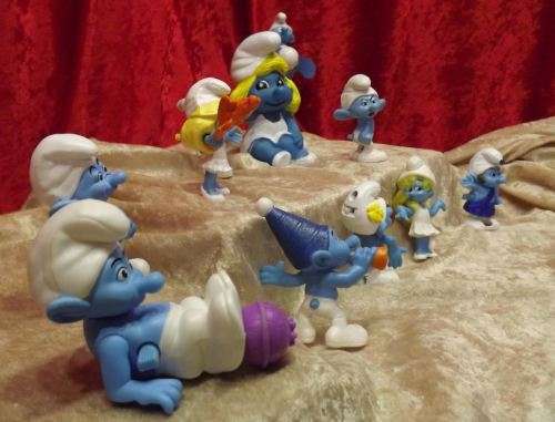 REDUCED TO HALF PRICE - SMURFS - SMURFETTE MONEY BOX AND SMURFS from SUEZYT