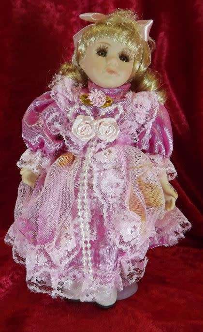 PORCELAIN DOLL VINTAGE -BOXED- from SUEZYT
