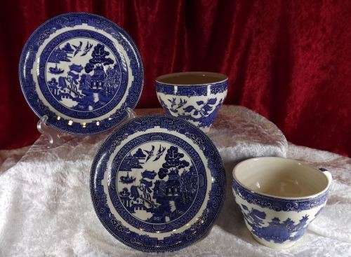 R E D U C E D  = ENGLISH BLUE AND WHITE WILLOW PATTERN 2 CUPS AND 2 SAUCERS from SUEZYT