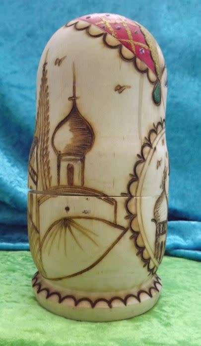 **REDUCED**RUSSIAN NESTING DOLLS (7) from SUEZYT