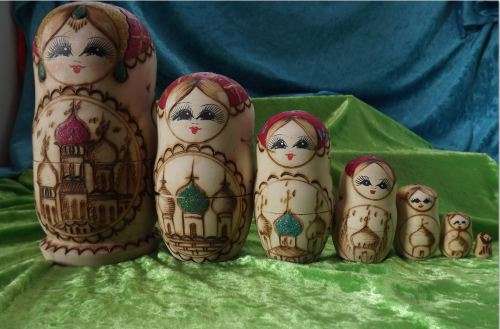 **REDUCED**RUSSIAN NESTING DOLLS (7) from SUEZYT