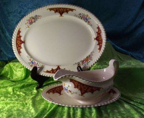 GRAVY BOAT WITH DISH & MEAT PLATTER - JOHNSON BROS OLD ENGLISH" - from SUEZYT