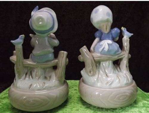 MUSICAL !!! BOY AND  GIRL WITH GEESE PORCELAIN FIGURINES -  from SUEZYT