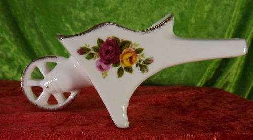 "COTTAGE ROSE" 4 PIECE SET OF ENGLISH FINE BONE CHINA - VINTAGE - from SUEZYT **FREE SHIPPING**