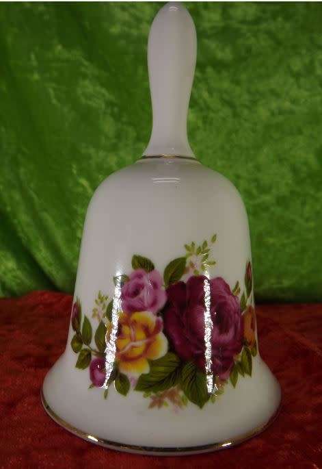 "COTTAGE ROSE" 4 PIECE SET OF ENGLISH FINE BONE CHINA - VINTAGE - from SUEZYT **FREE SHIPPING**