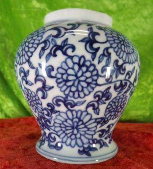 ORIENTAL BLUE AND WHITE VASE from SUEZYT