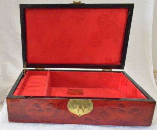 ORIENTAL JEWELLERY BOX - from SUEZYT