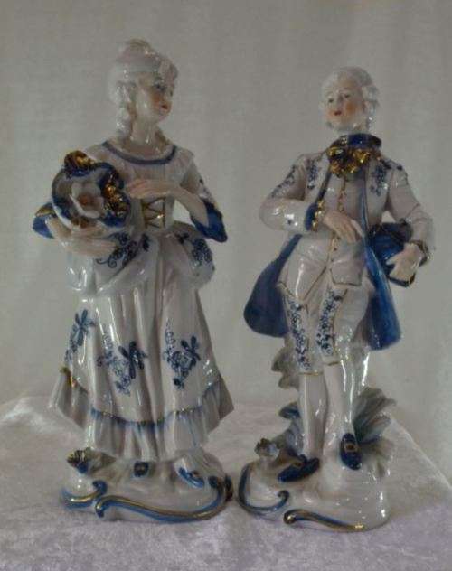 A HANDSOME COUPLE - FIGURINES - from SUEZYT