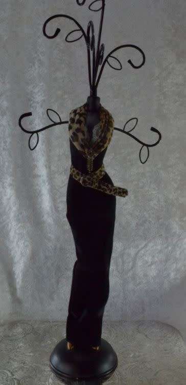 JEWELLERY HOLDER -  PORCELAIN  LADY  -  from SUEZYT